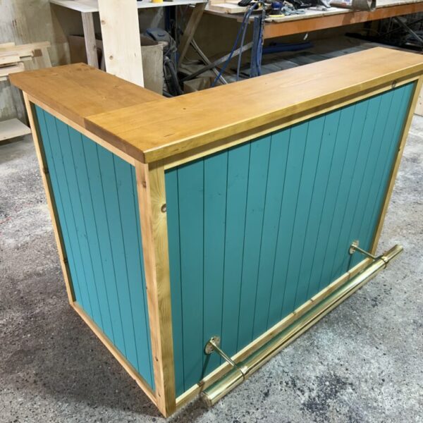 WOODEN BAR L SHAPE MINI FRIDGE ADAPTED LIGHT GREEN SATIN OAK TOP